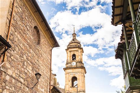  Walled Cities: Urban Forms and Spatial Transformations  A Colombian Journey into Architectural Identity and Historical Continuity!